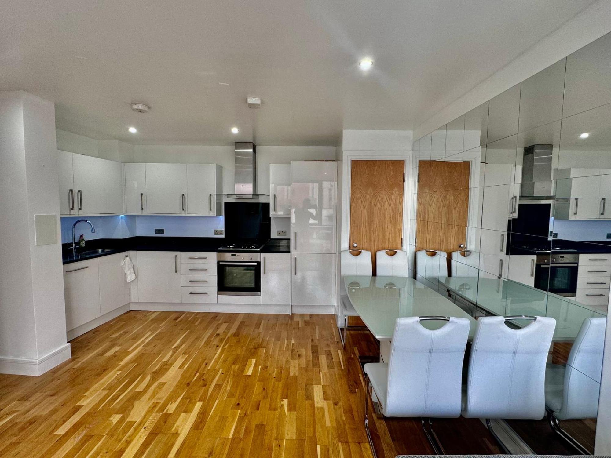 Luxury 2 Bed Entire Apartment-Near Tube & Shopping Centre Harrow Exterior photo